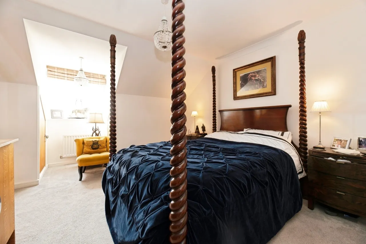 Halcyon Close, Oxshott, KT22, photo 12