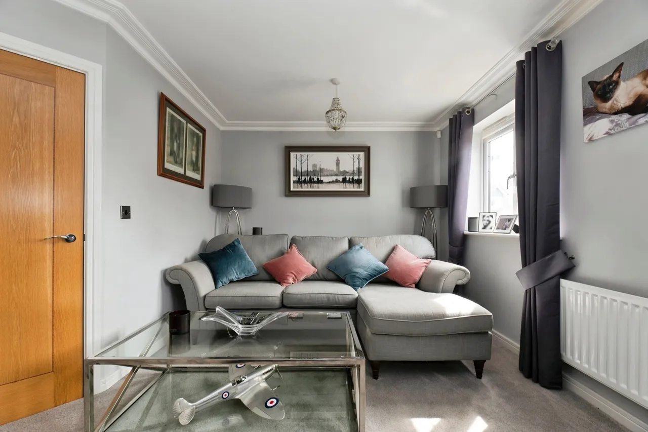 Halcyon Close, Oxshott, KT22, photo 17