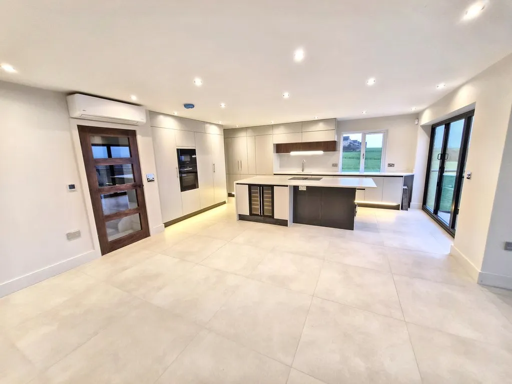 Brookfields Road, Wyke BD12 9LU, photo 6