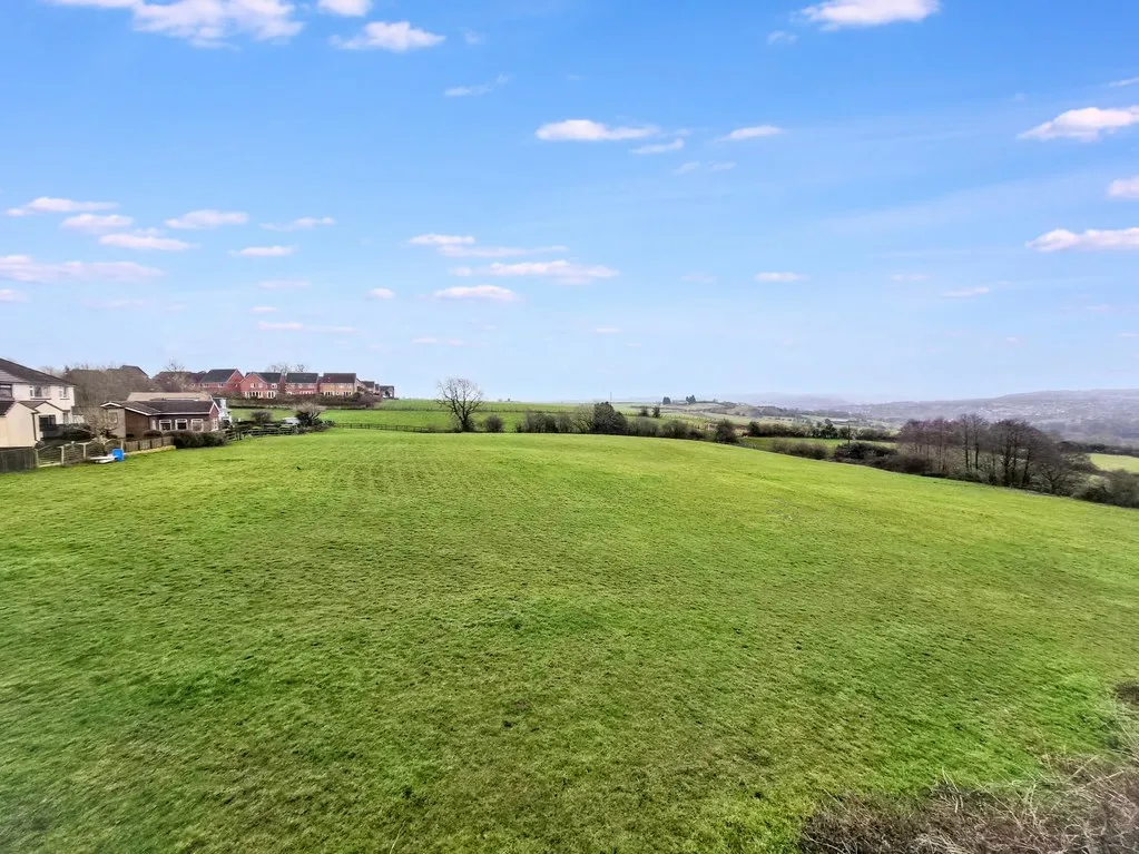 Brookfields Road, Wyke BD12 9LU, photo 12