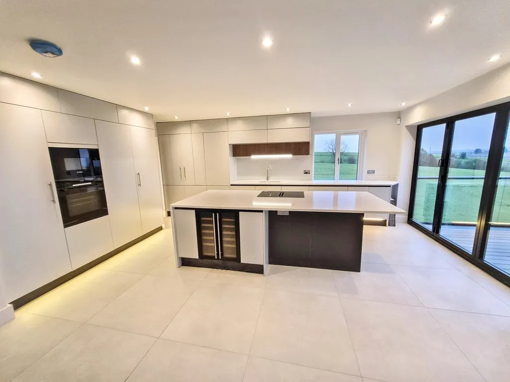 Brookfields Road, Wyke BD12 9LU, photo 4