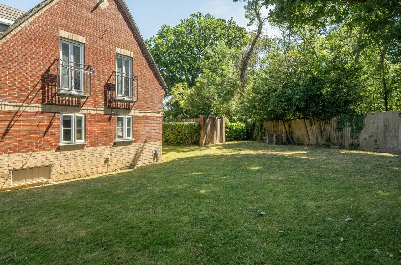 Hitherhooks Hill, Binfield, Bracknell, Berkshire, RG42 4QW, photo 18