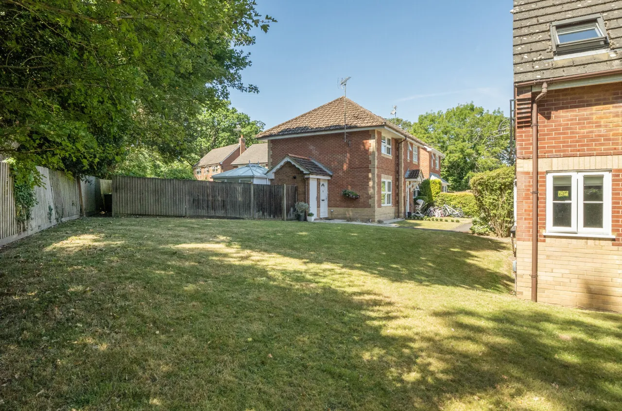 Hitherhooks Hill, Binfield, Bracknell, Berkshire, RG42 4QW, photo 19
