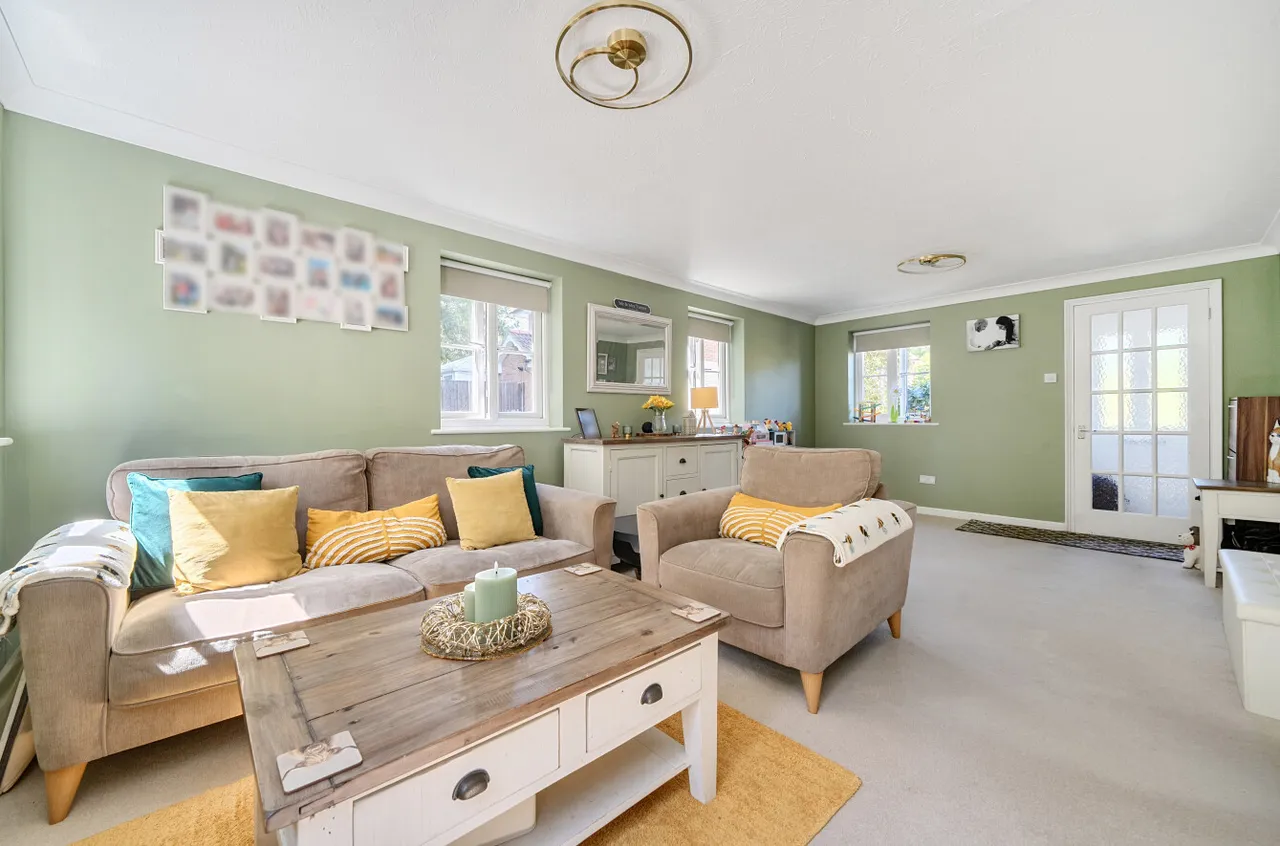 Hitherhooks Hill, Binfield, Bracknell, Berkshire, RG42 4QW, photo 3