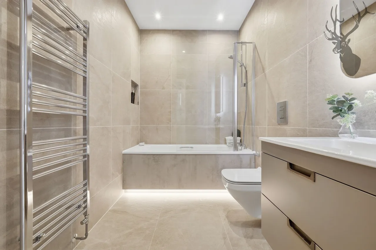 Woodford Green, IG8, photo 16