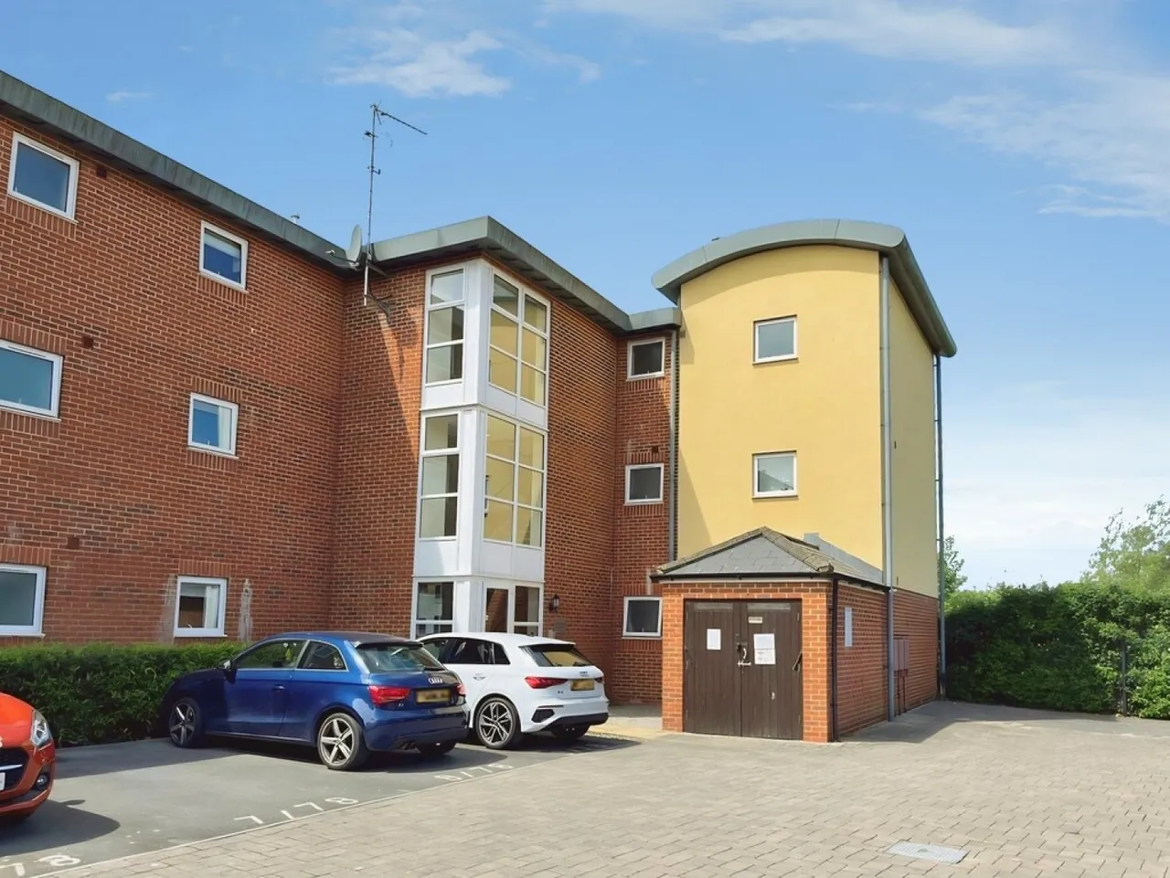 Longhorn Avenue, Gloucester, Gloucestershire, photo 7