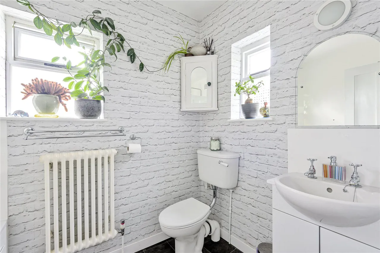 Oldfield Road, Hampton, London, TW12 2AD, photo 9