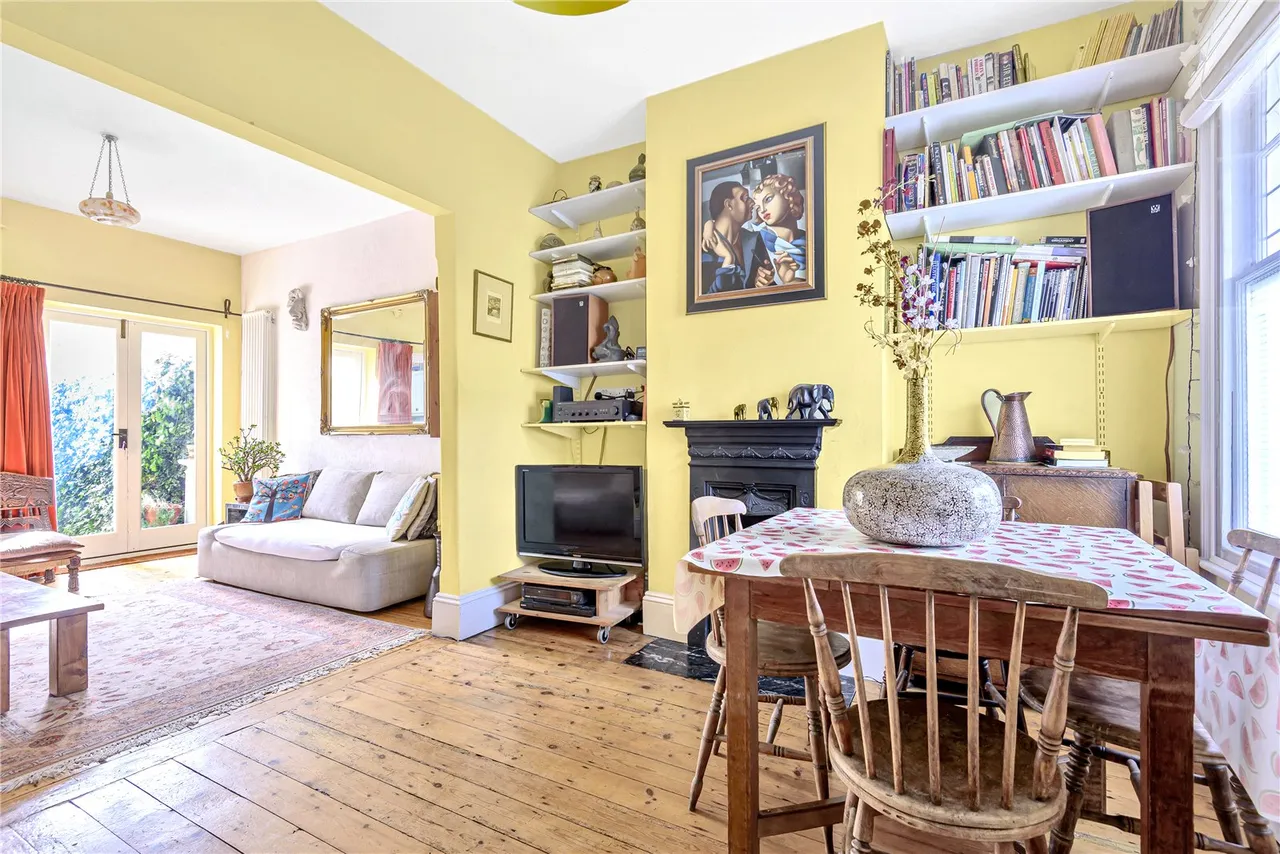 Oldfield Road, Hampton, London, TW12 2AD, photo 2