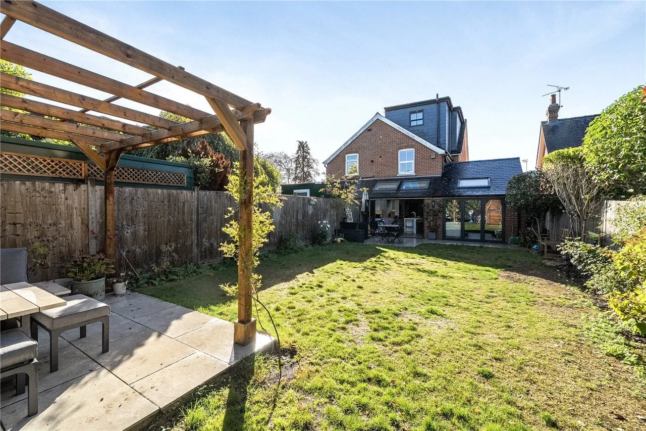 Prospect Road, Rowledge, GU10, photo 15