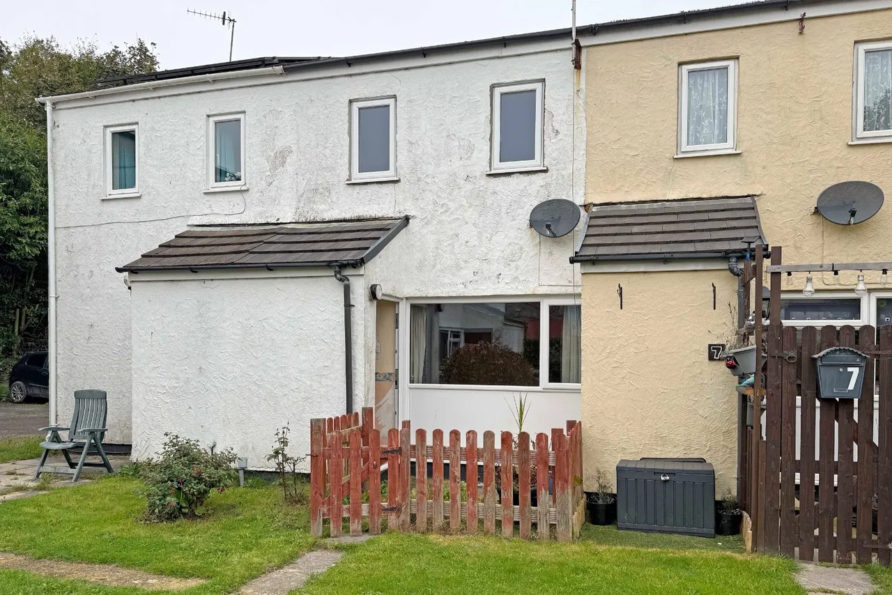 2 bed house for sale, Bull Bay Road, Amlwch