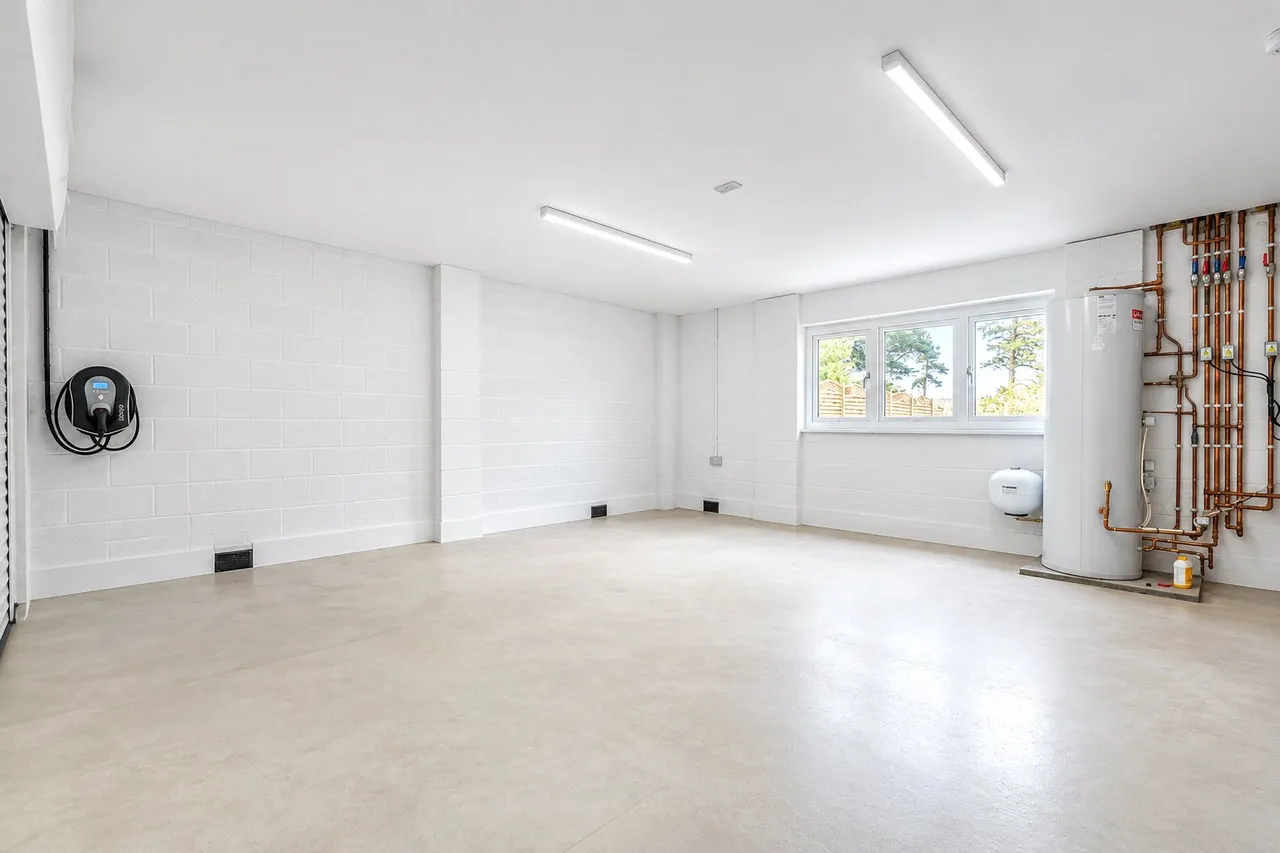 Hookhill Lane, Woking, GU22, photo 23