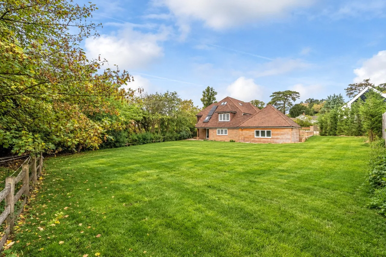 Hookhill Lane, Woking, GU22, photo 26