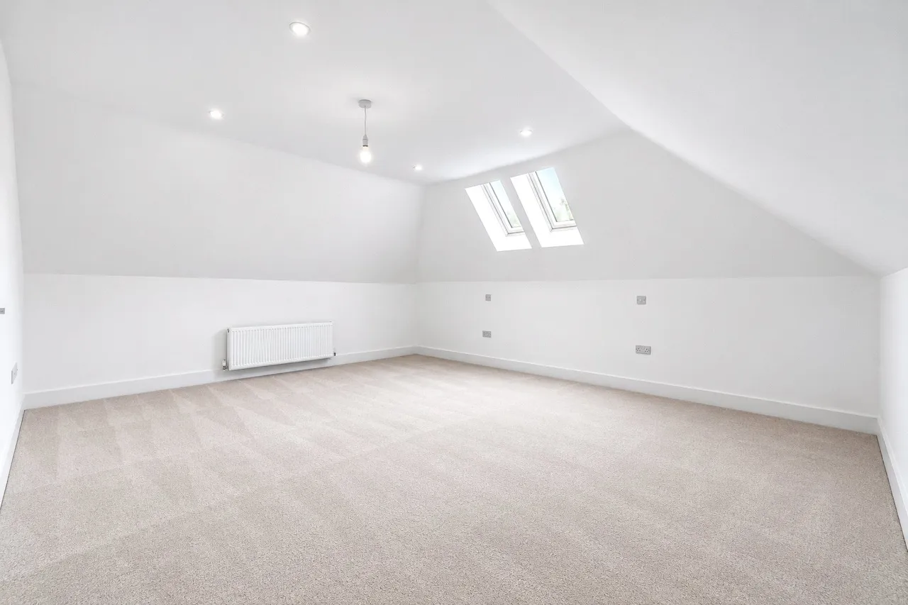 Hookhill Lane, Woking, GU22, photo 13