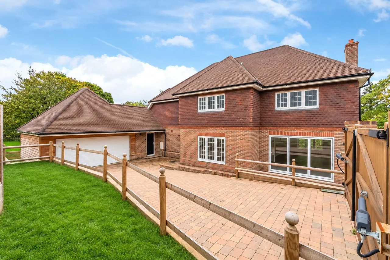 Hookhill Lane, Woking, GU22, photo 28