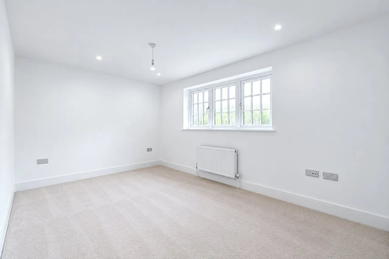 Hookhill Lane, Woking, GU22, photo 14