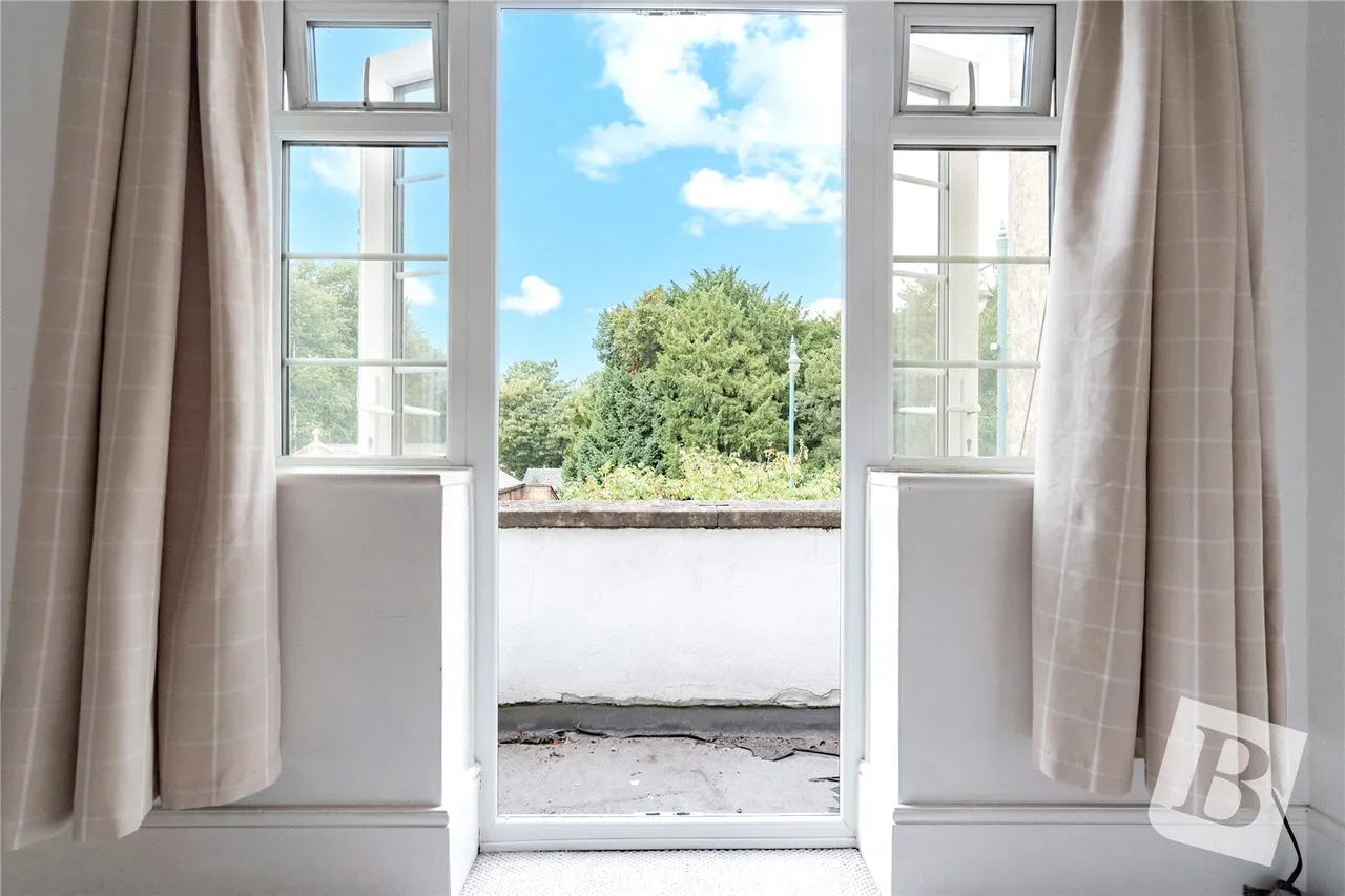 Corbets Tey Road, Upminster, RM14, photo 6