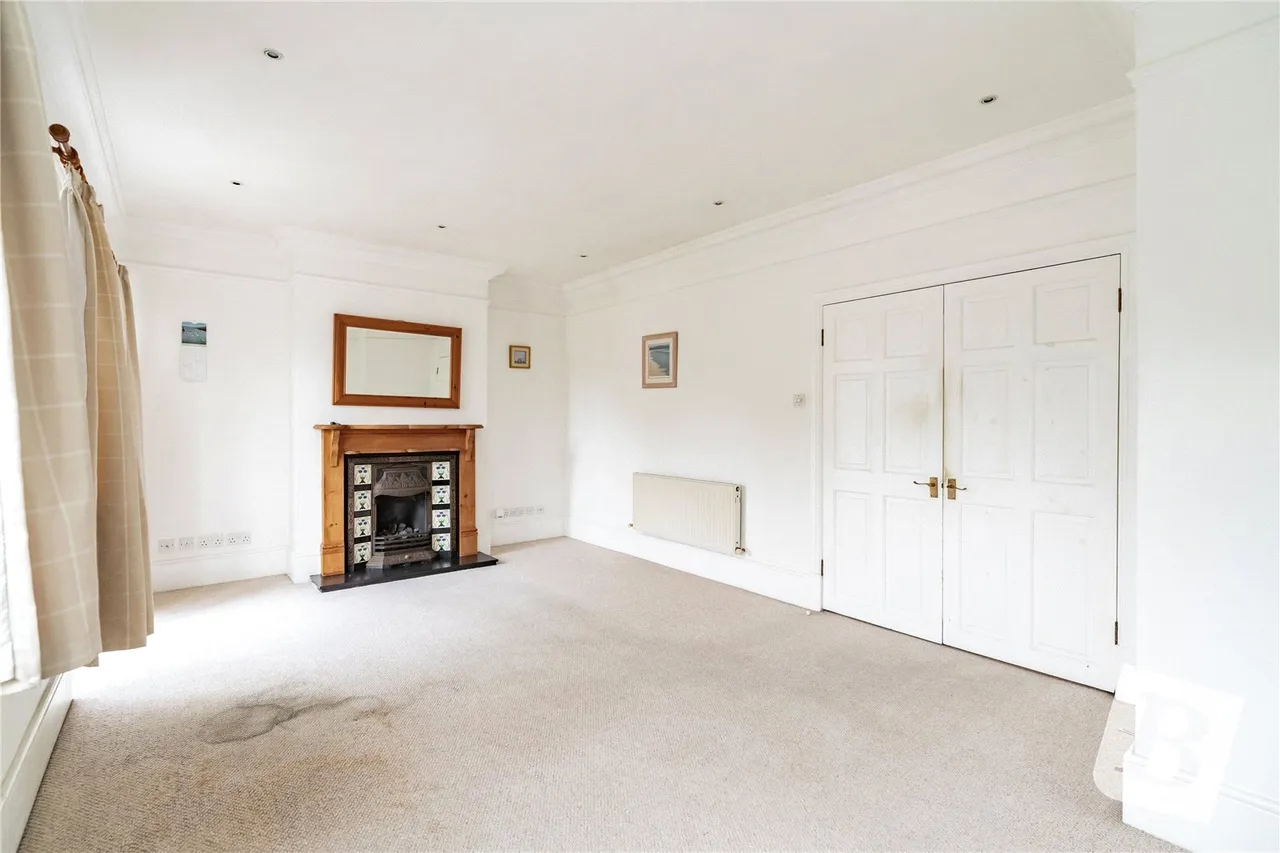 Corbets Tey Road, Upminster, RM14, photo 2