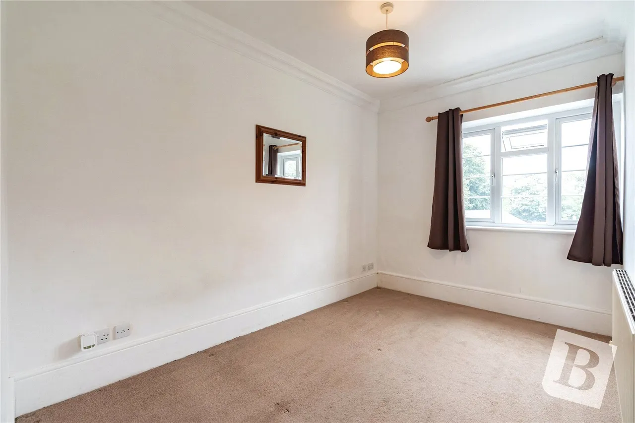 Corbets Tey Road, Upminster, RM14, photo 9
