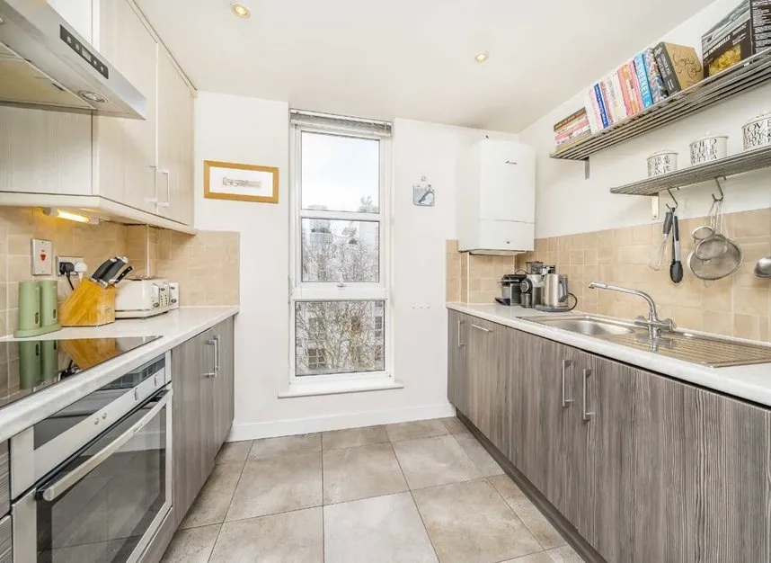 Barrier Point Road, Royal Wharf, E16, photo 6