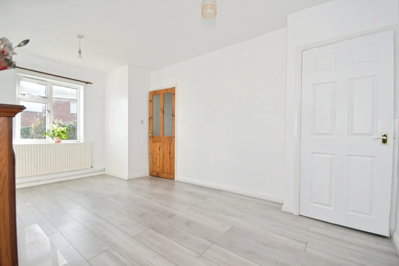 Birdholme Crescent, Chesterfield, Derbyshire, S40, photo 5