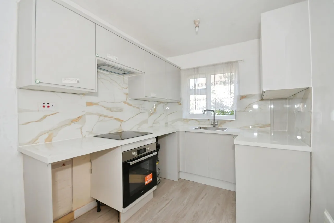 Birdholme Crescent, Chesterfield, Derbyshire, S40, photo 2