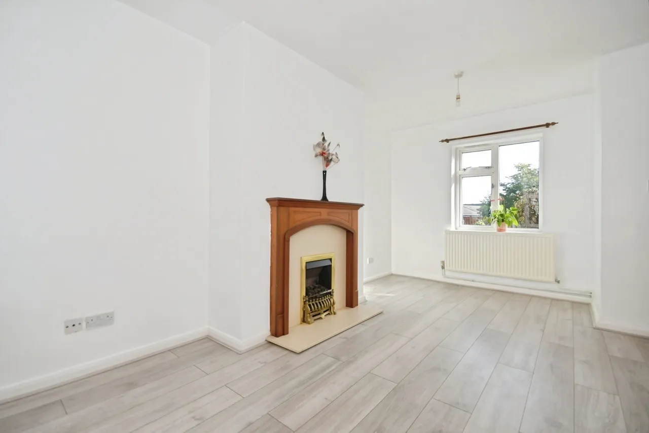 Birdholme Crescent, Chesterfield, Derbyshire, S40, photo 3