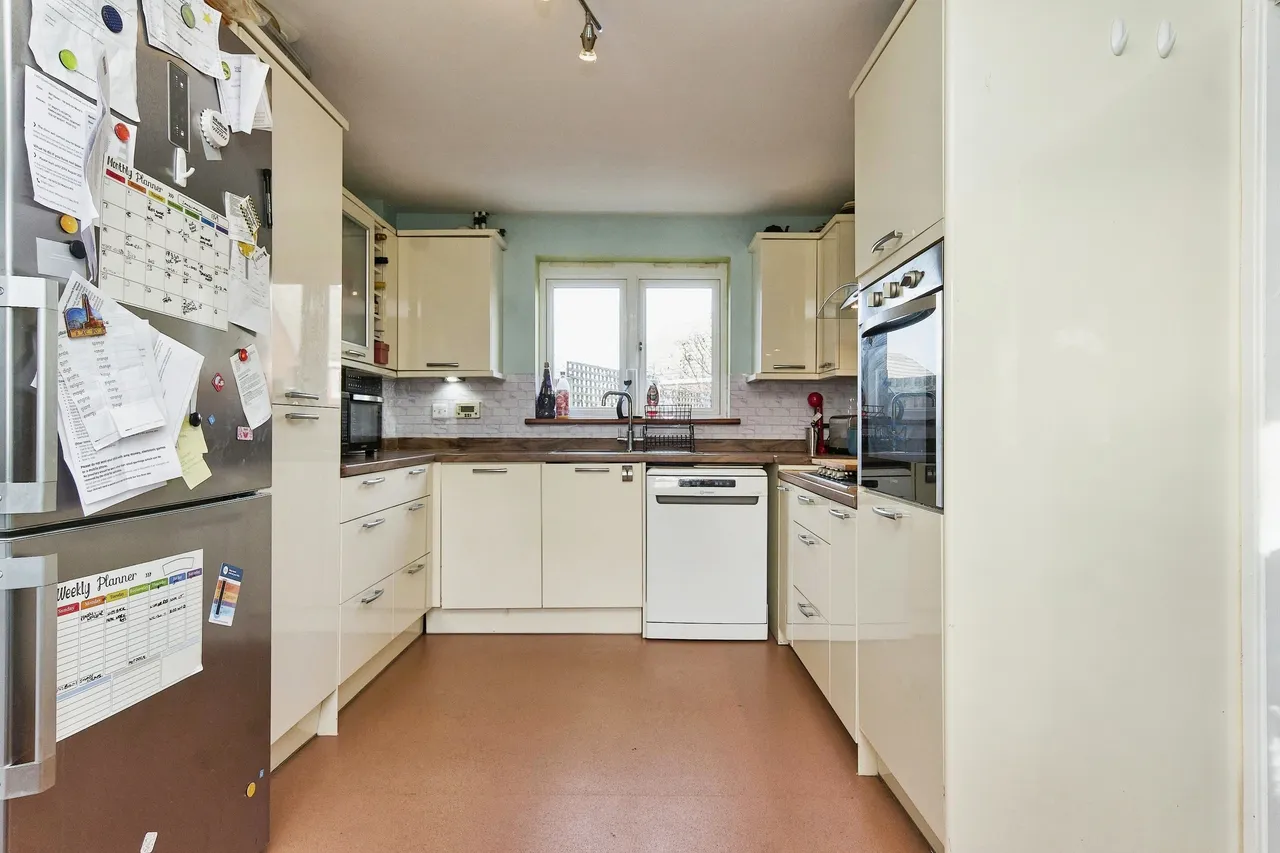 Monks Walk, East Cowes, PO32, photo 5