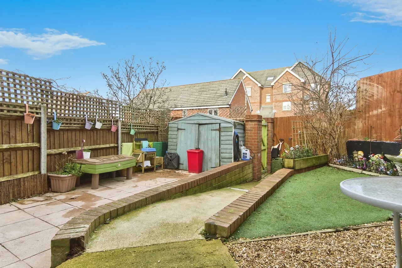 Monks Walk, East Cowes, PO32, photo 2