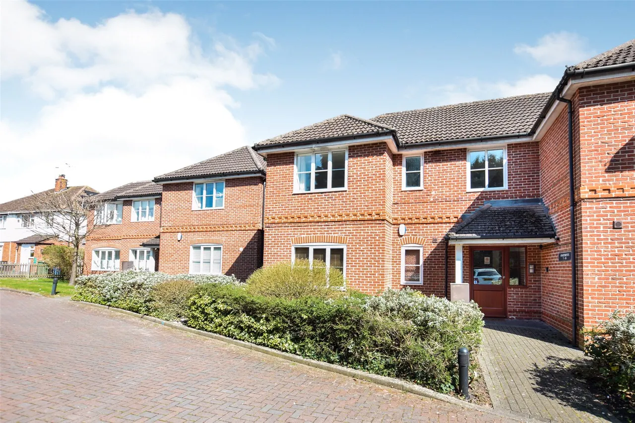 Mallard Place, Farnborough, GU14, photo 10