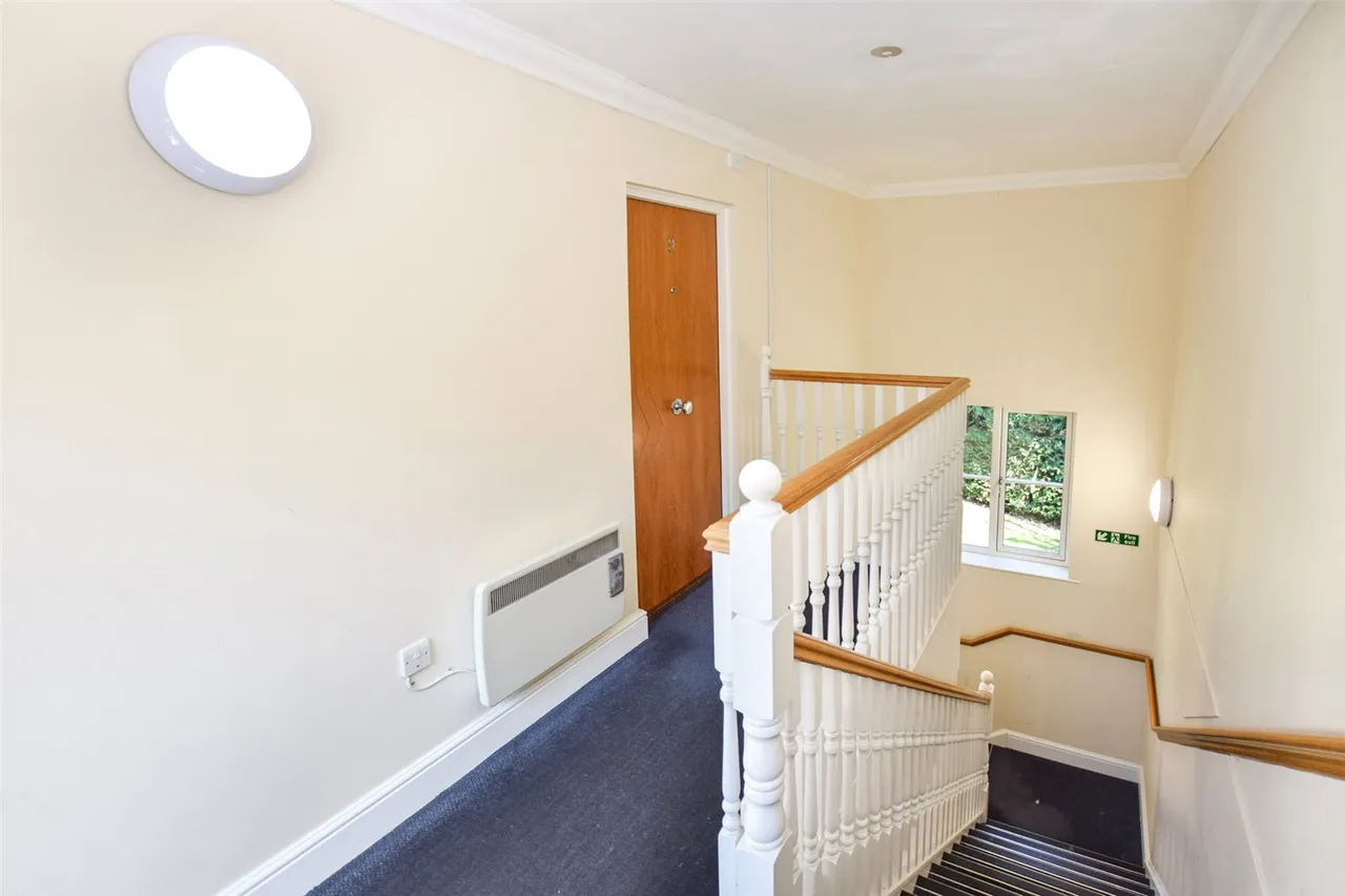 Mallard Place, Farnborough, GU14, photo 7