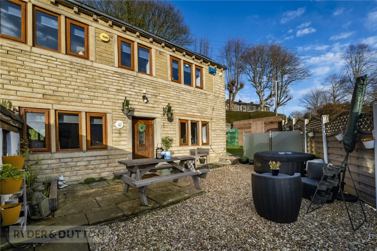 Brook Lane, Golcar, HD7, photo 2
