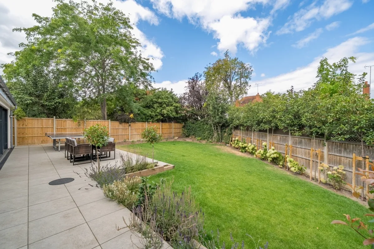 Elm Gardens, Esher KT10, photo 8