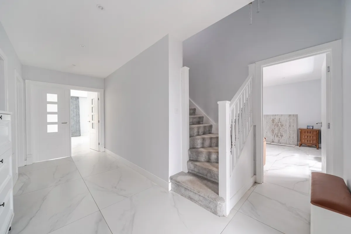 Elm Gardens, Esher KT10, photo 10