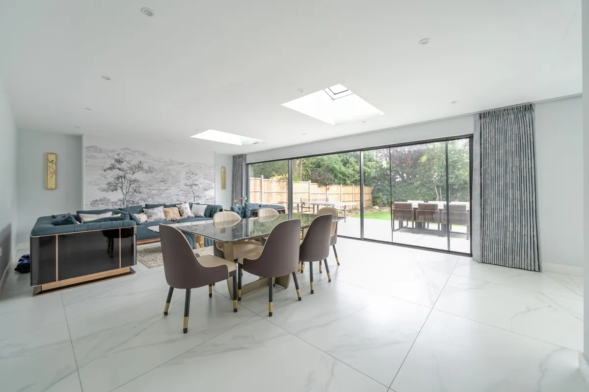 Elm Gardens, Esher KT10, photo 4