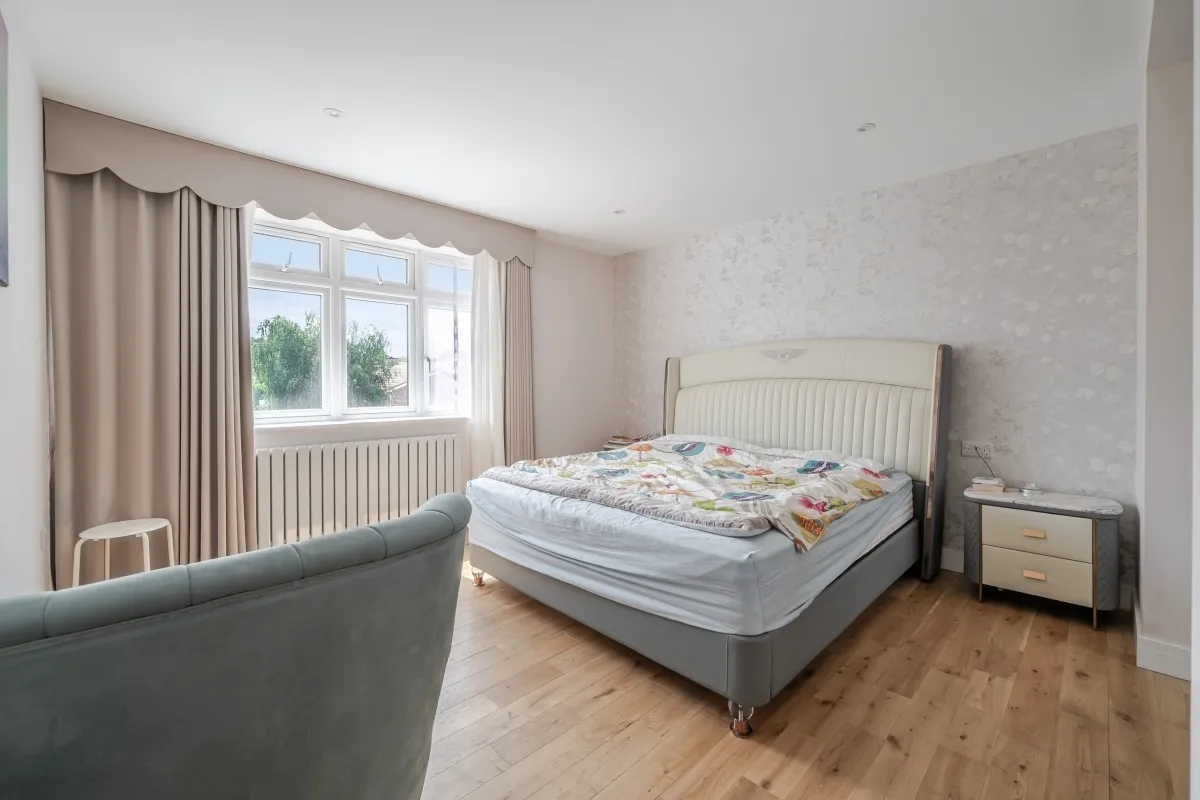 Elm Gardens, Esher KT10, photo 12