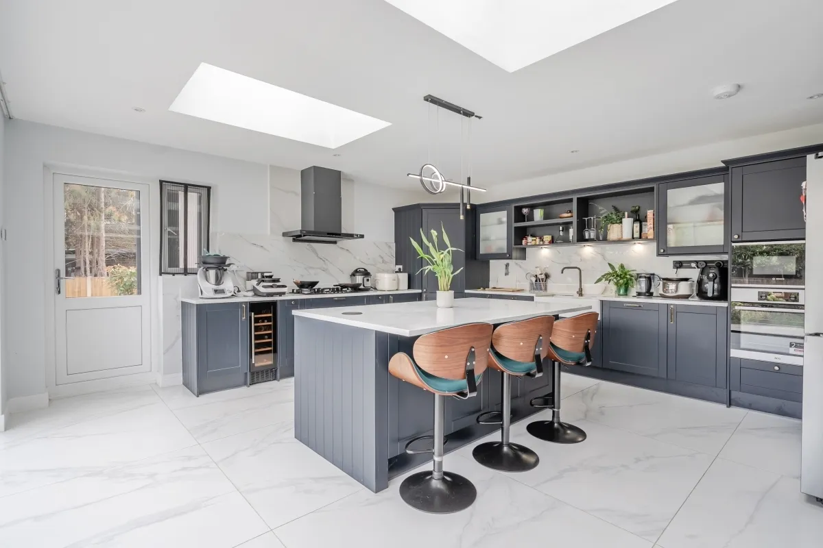 Elm Gardens, Esher KT10, photo 3