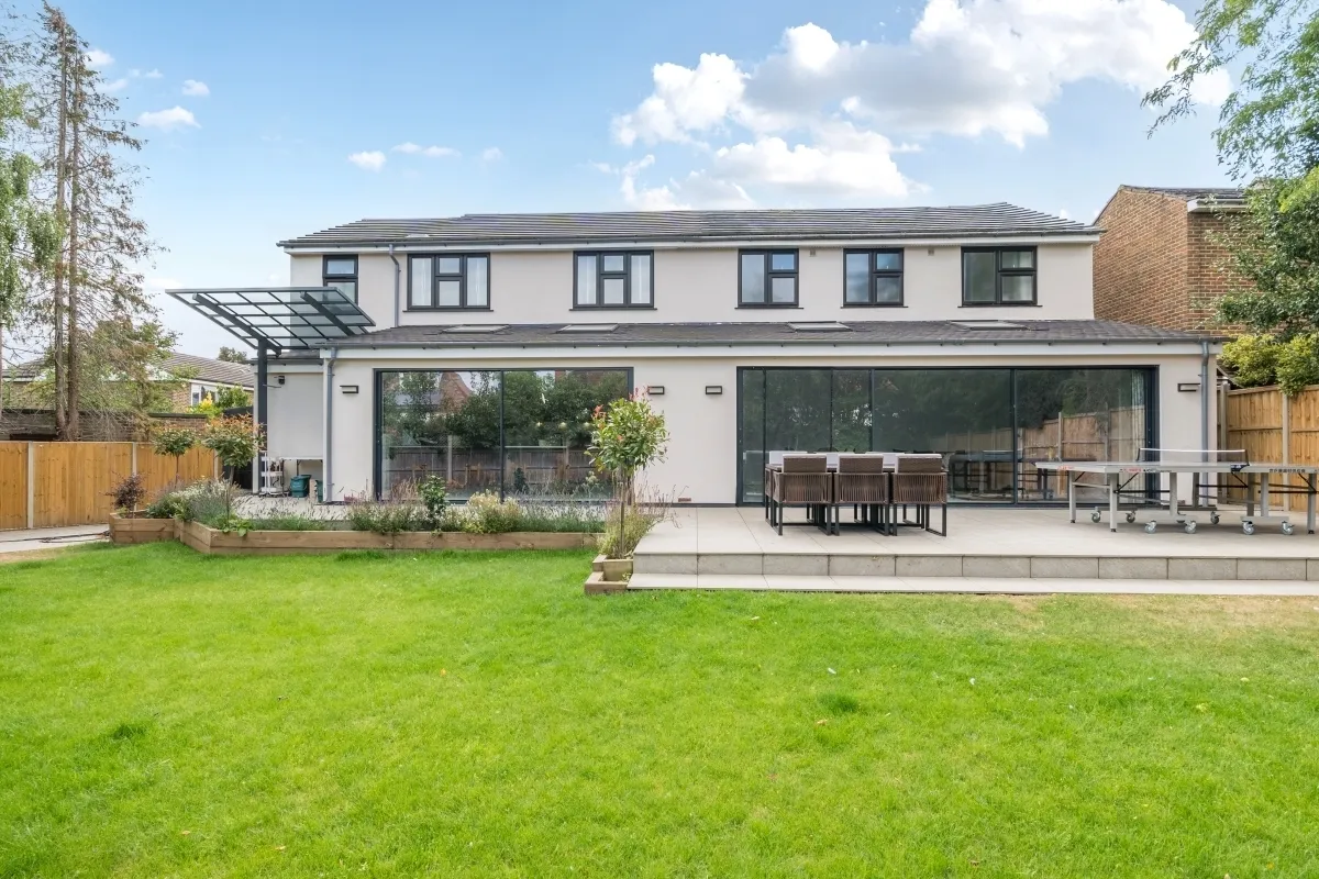 Elm Gardens, Esher KT10, photo 9