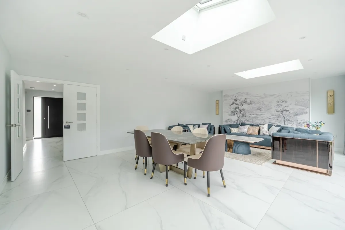 Elm Gardens, Esher KT10, photo 5