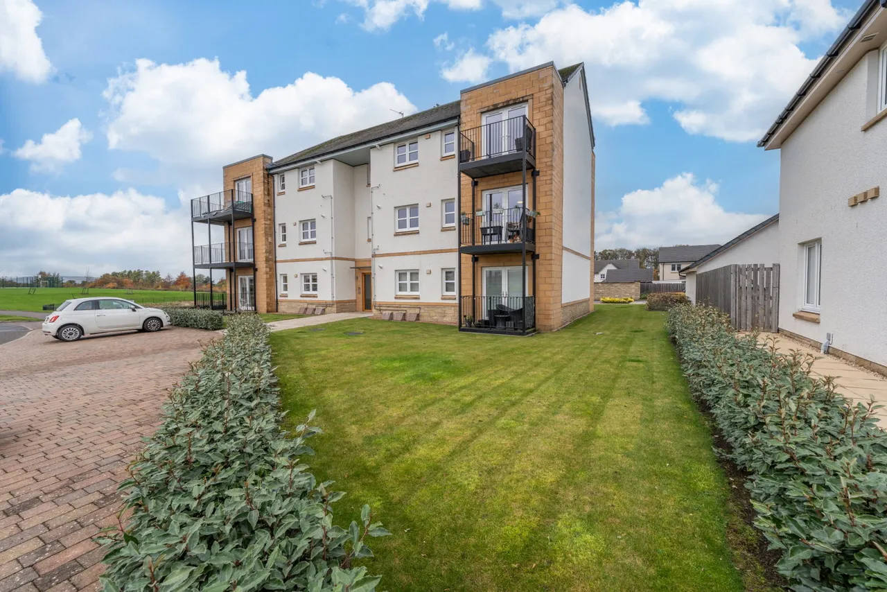 2 bed flat for sale — Adelaide Road, Kirkcaldy, KY2 6FA