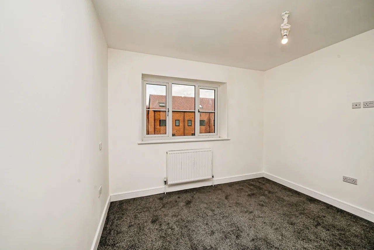 Eighth Avenue, Aylesbury, HP19, photo 3