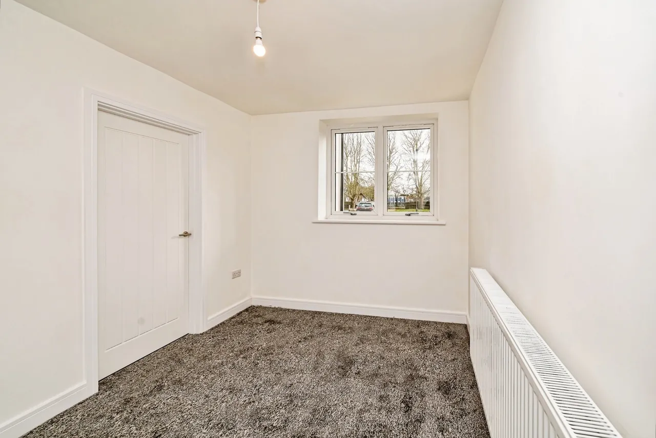 Eighth Avenue, Aylesbury, HP19, photo 13