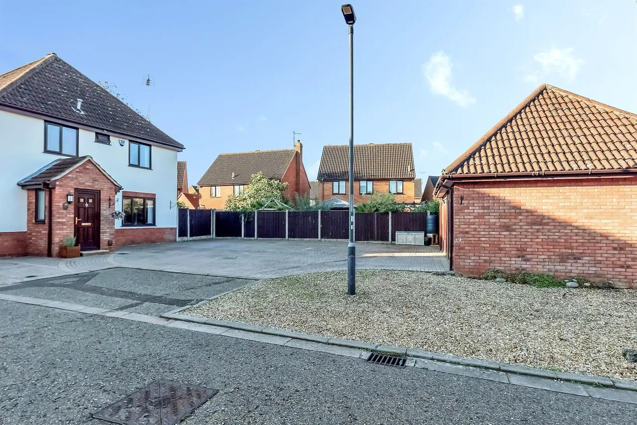 4 bed house for sale, Canonsfield, Peterborough, PE4