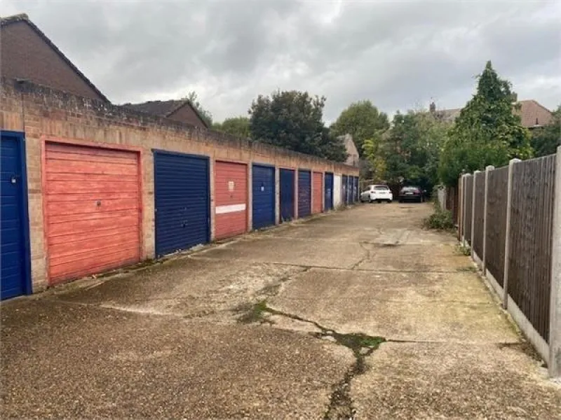 Trojan Court, Grosvenor Road, photo 3
