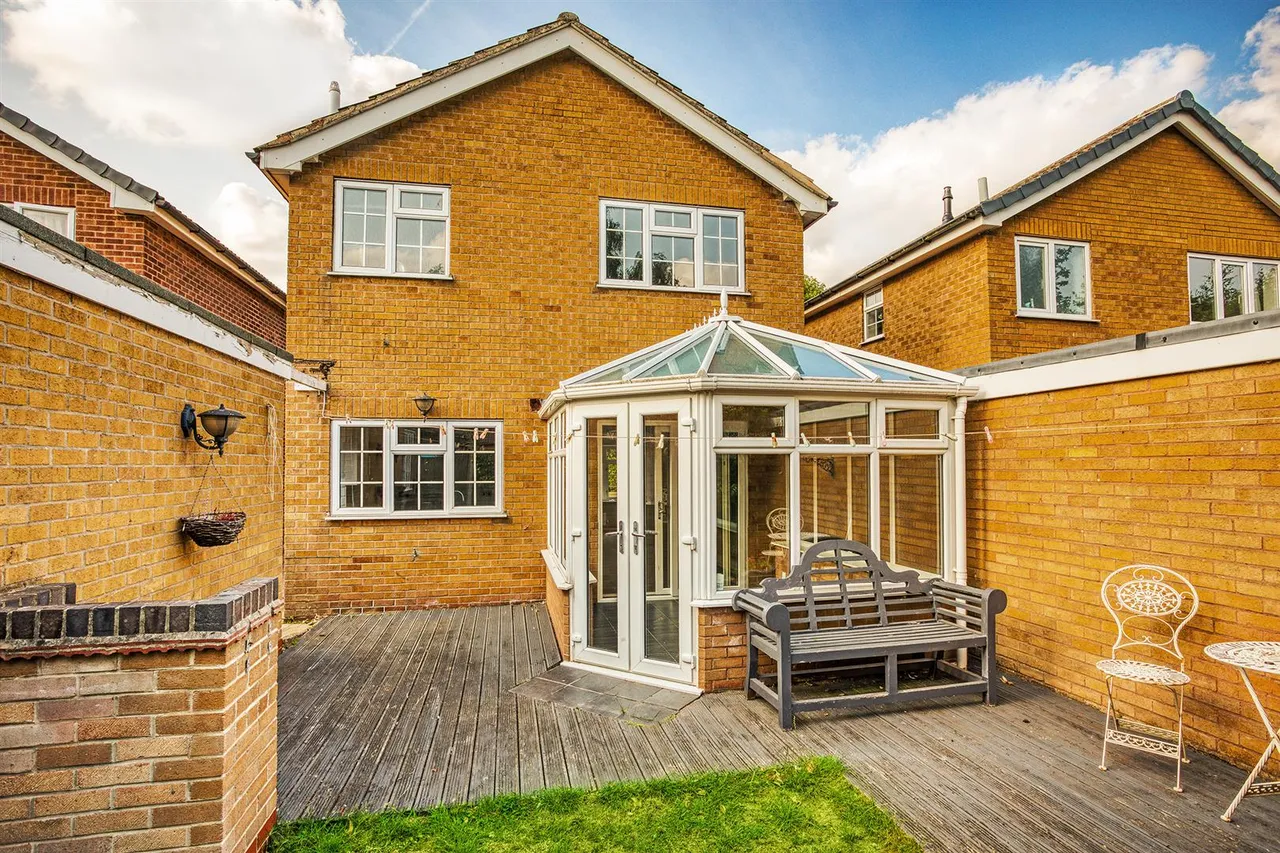 Pear Tree Close, Castle Donington, photo 13
