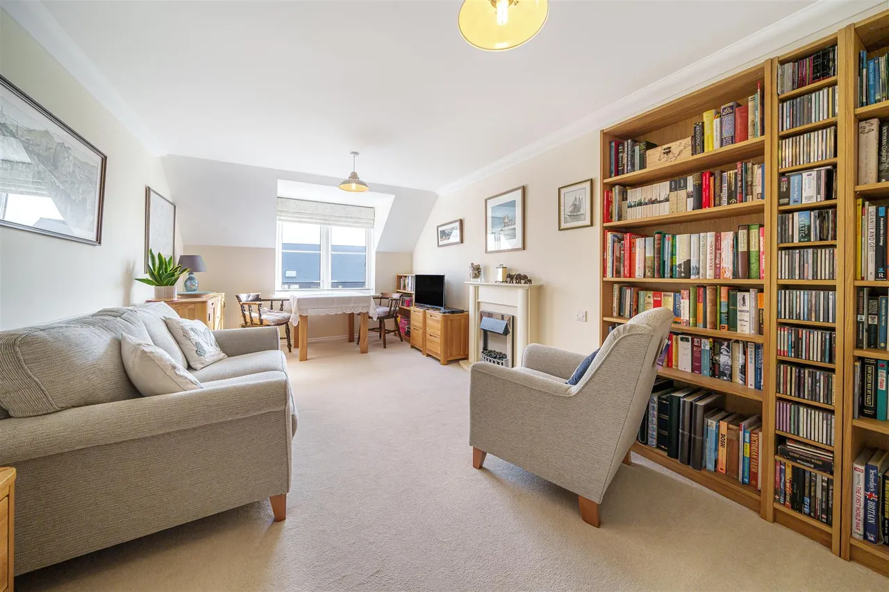Edison Bell Way, Huntingdon, PE29, photo 7