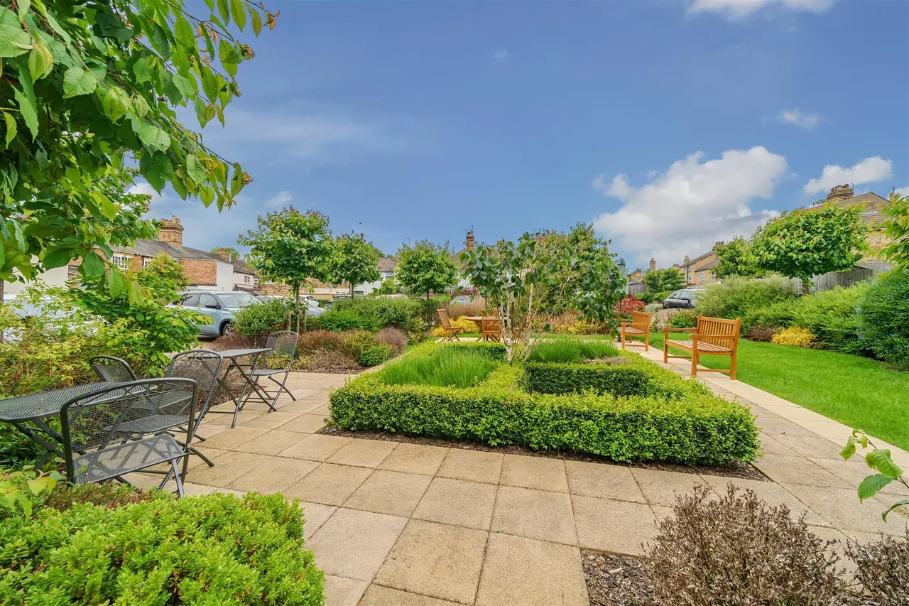 1 bed flat for sale, Edison Bell Way, Huntingdon, PE29
