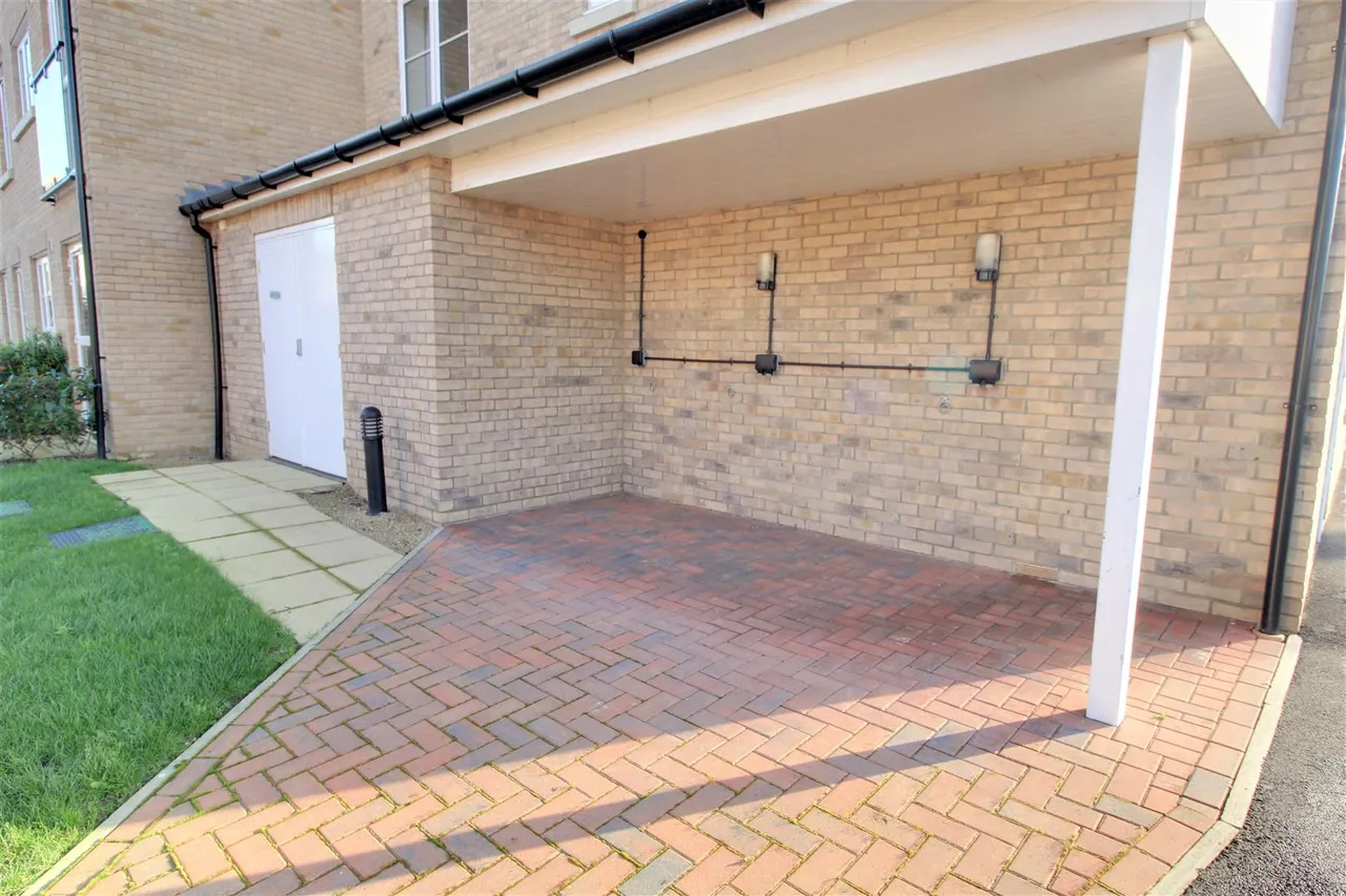Edison Bell Way, Huntingdon, PE29, photo 12