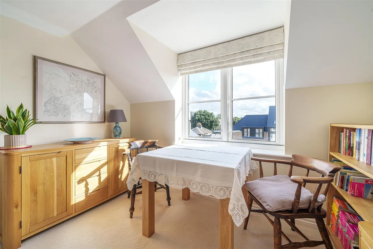 Edison Bell Way, Huntingdon, PE29, photo 9