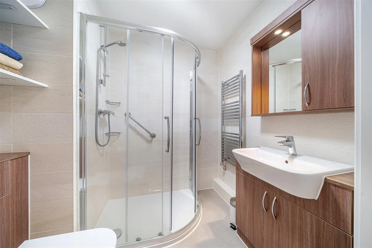 Edison Bell Way, Huntingdon, PE29, photo 6