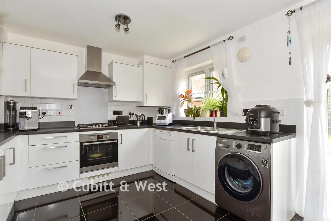Pennicott Road, Bognor Regis, PO21, photo 4